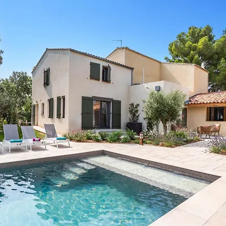 Villa Les Pins Ensoleilles By *