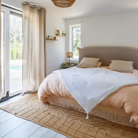 Villa Les Pins Ensoleilles By Collias